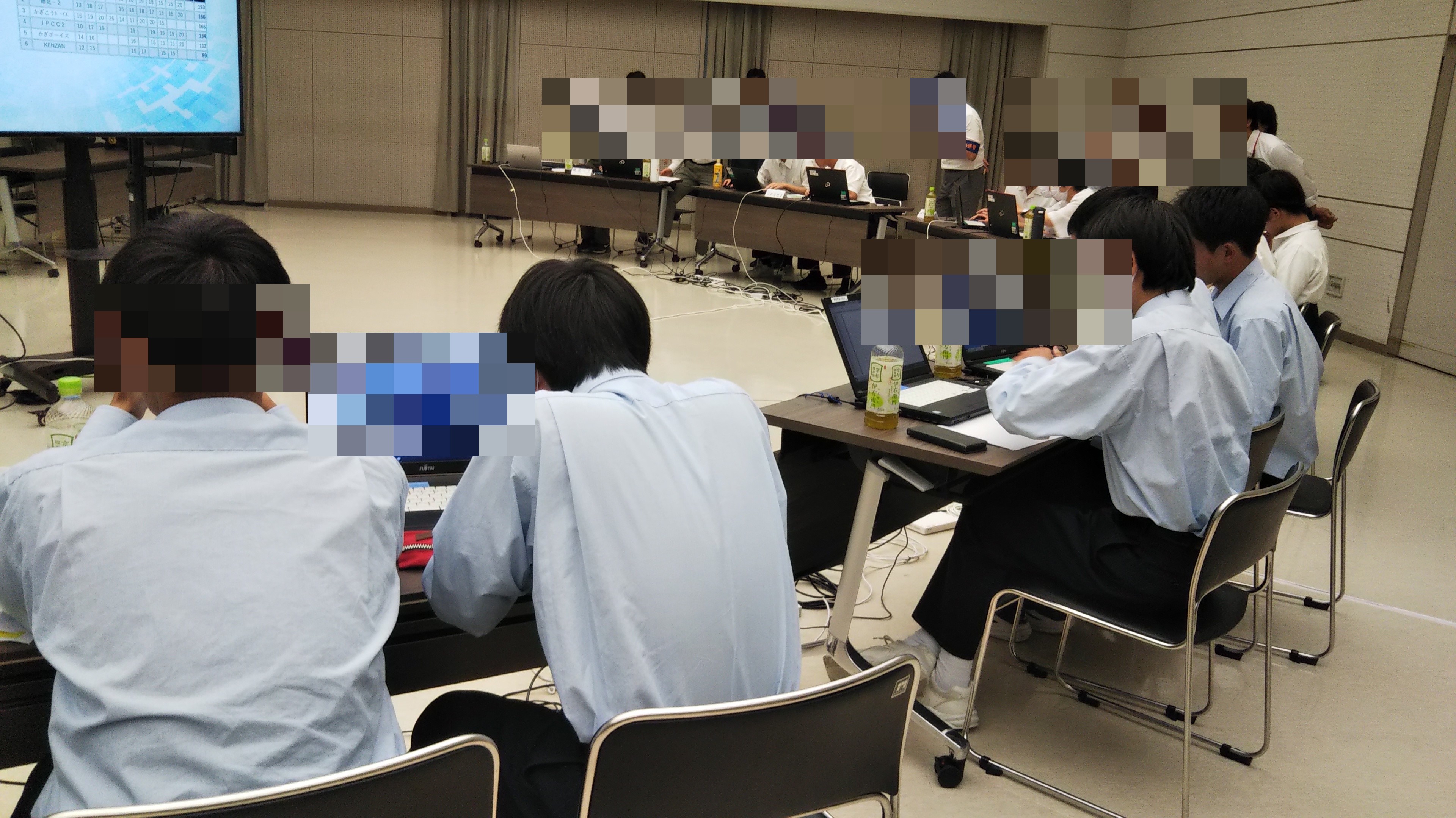 競技中の選手たち