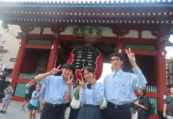 15浅草寺で必勝祈願