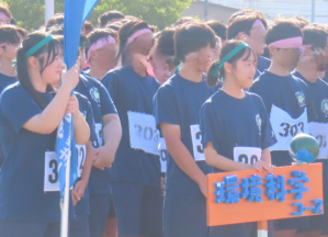 04_団長山岸プラカード早川